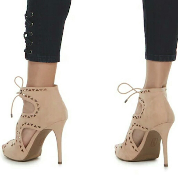 [CLOSEOUt] 💰JLO heels 4.5 in heel - Picture 5 of 5